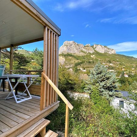 Camping Les Princes D'Orange Hotel Orpierre Екстериор снимка