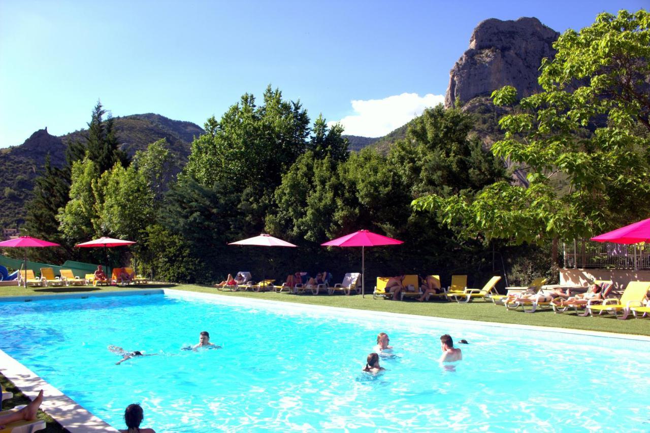 Camping Les Princes D'Orange Hotel Orpierre Екстериор снимка