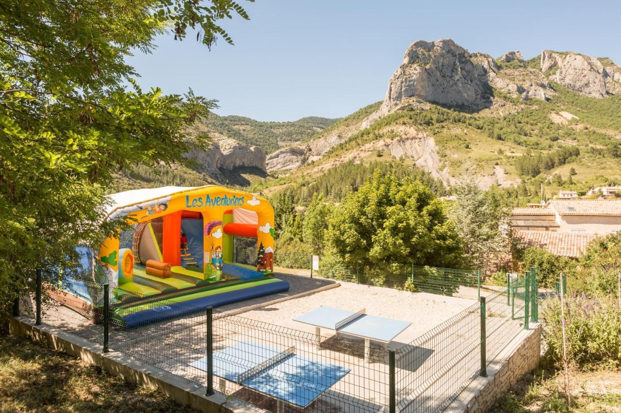 Camping Les Princes D'Orange Hotel Orpierre Екстериор снимка