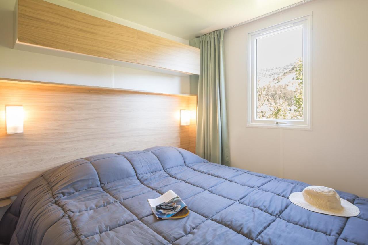 Camping Les Princes D'Orange Hotel Orpierre Екстериор снимка