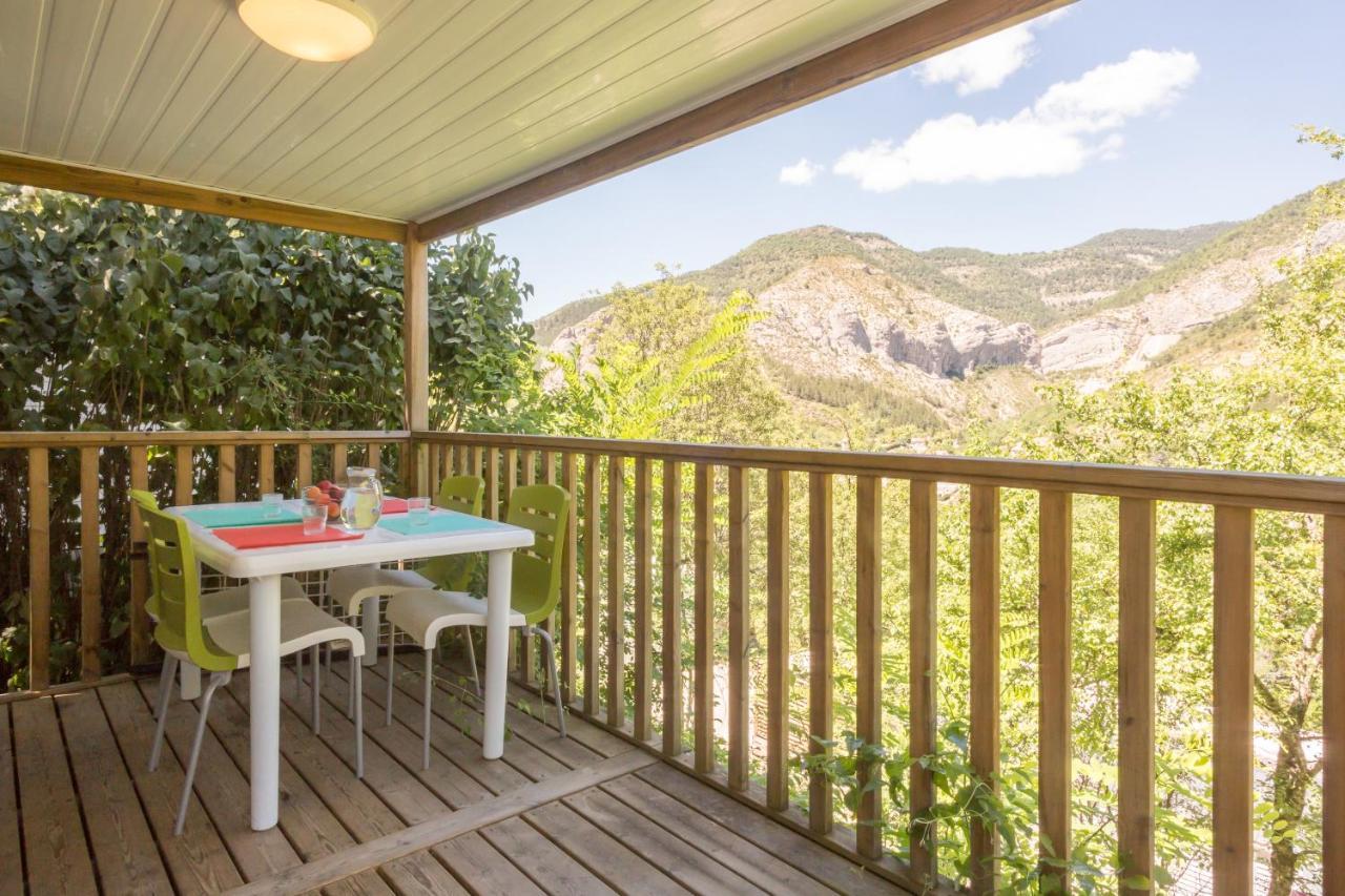 Camping Les Princes D'Orange Hotel Orpierre Екстериор снимка