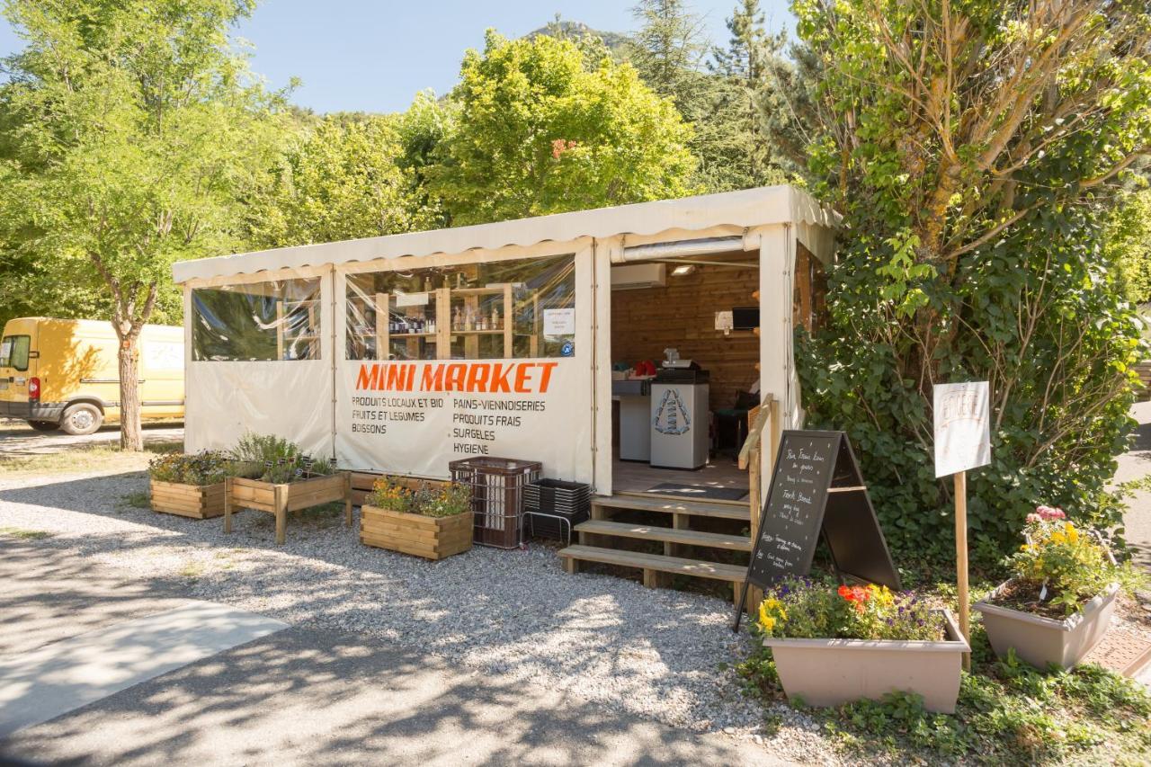 Camping Les Princes D'Orange Hotel Orpierre Екстериор снимка