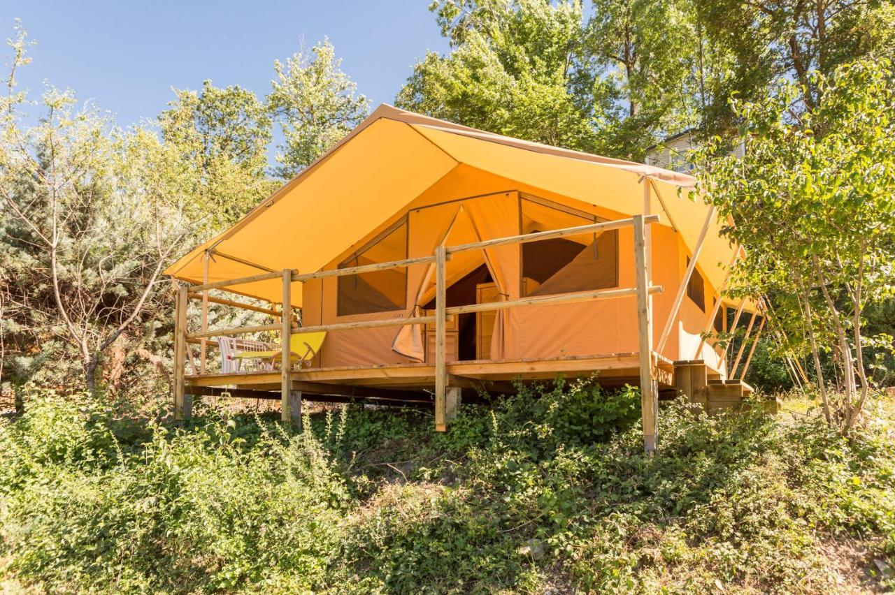 Camping Les Princes D'Orange Hotel Orpierre Екстериор снимка