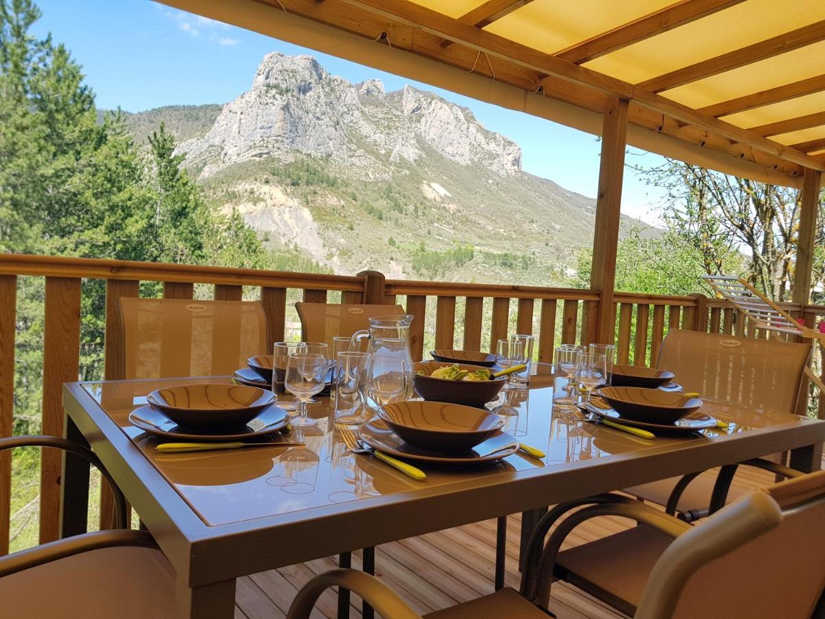 Camping Les Princes D'Orange Hotel Orpierre Екстериор снимка