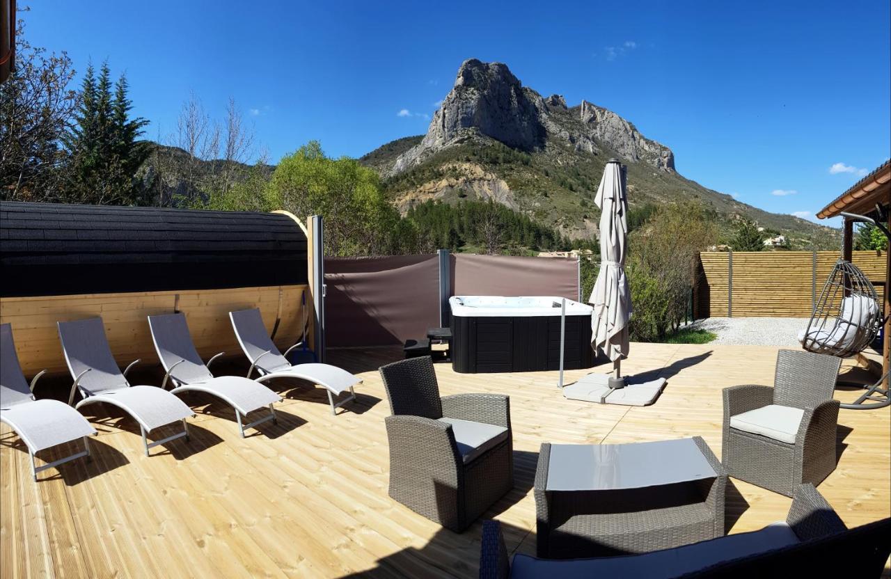 Camping Les Princes D'Orange Hotel Orpierre Екстериор снимка