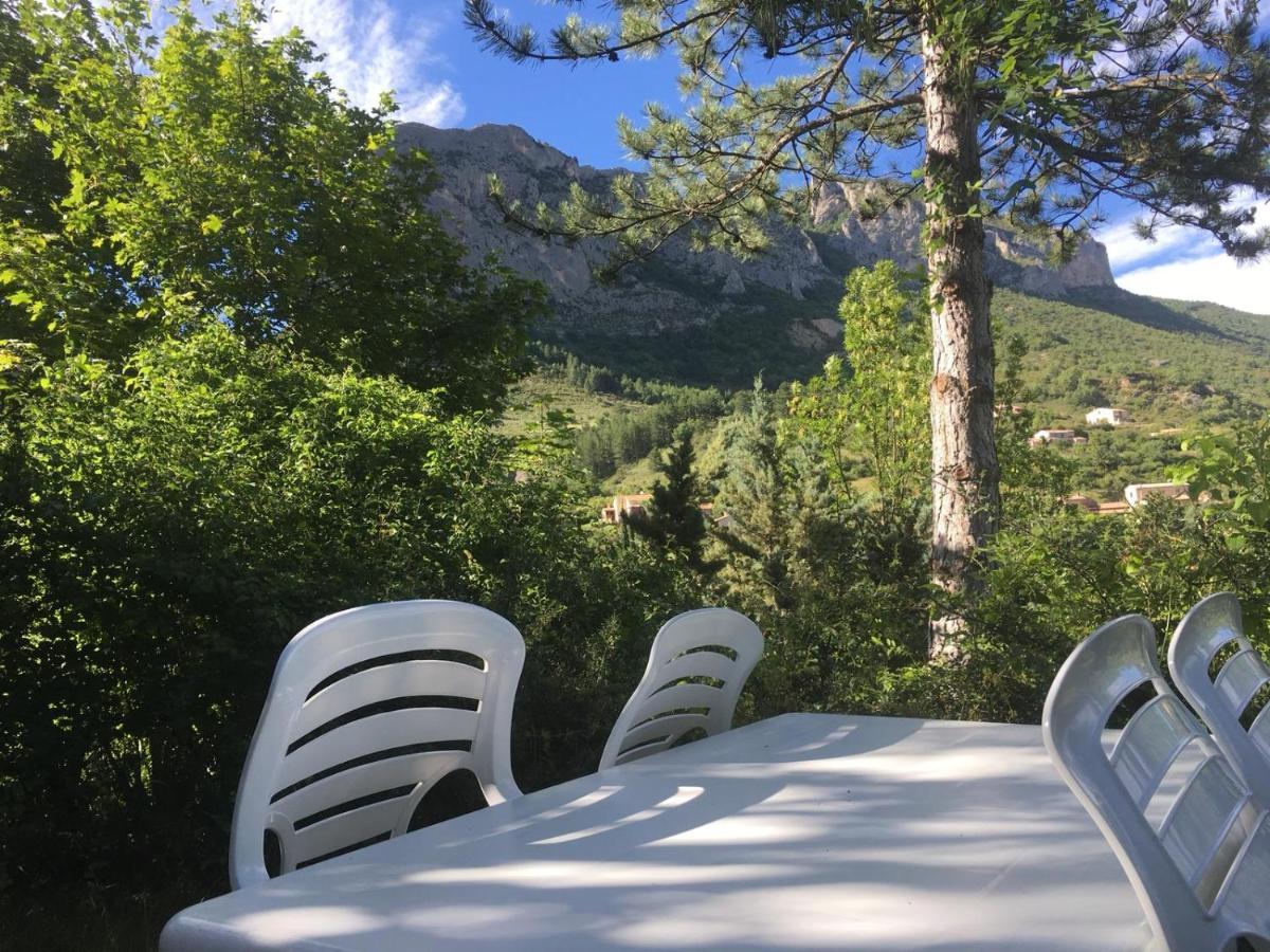 Camping Les Princes D'Orange Hotel Orpierre Екстериор снимка