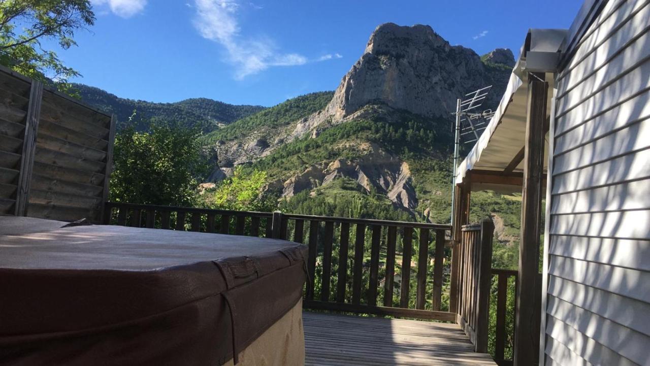 Camping Les Princes D'Orange Hotel Orpierre Екстериор снимка